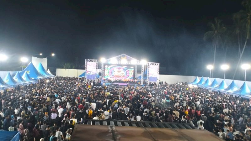 Ribuan Warga Padati Malam Final Musik Patrol Festival Ramadan Rusdi Masse 