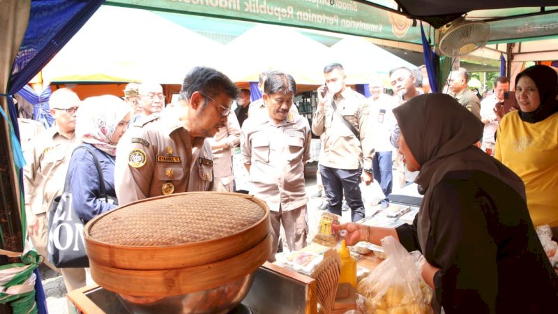 Mentan SYL Tinjau Bazar Ramadan, Sediakan Bapok Murah