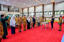 Gubernur Sulsel Lantik 13 Pejabat