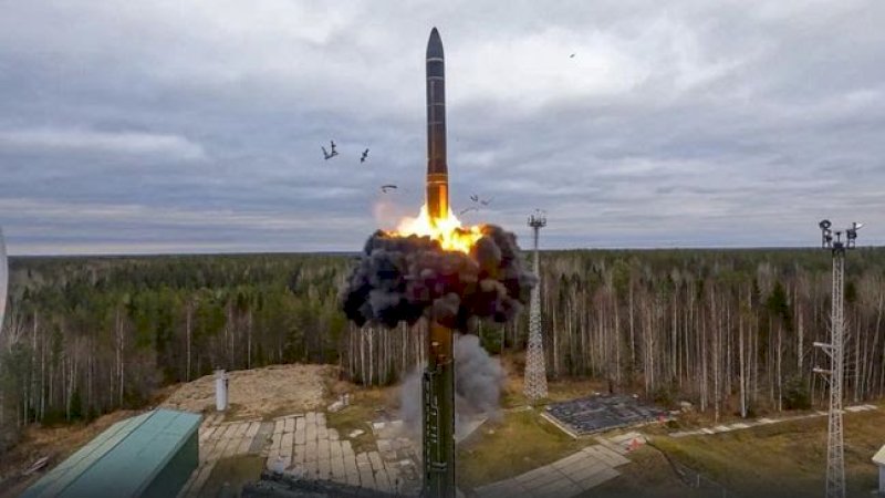 Ilustrasi - Senjata rudal balistik antarbenua diluncurkan dalam latihan nuklir Rusia (dok. Russian Defense Ministry Press Service via AP)