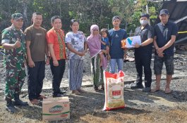 PT Vale Serahkan Bantuan untuk Korban Kebakaran di Kolaka