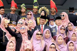 Berlangsung Semarak, Amran Mahmud Jadi Pembina Upacara Hardiknas 2023 di Wajo