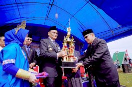 Ribuan Guru Hadir di Lappalaona Bupati Barru Jadi Inspektur Upacara Hardiknas