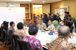 Empat Kementerian Cari Solusi untuk Guru Non-ASN