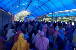 Anggota DPR RI Hasnah Syam dan BPOM Sosialisasi Kesehatan di Barru