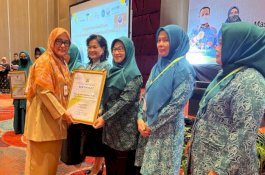 Ketua TP PKK Enrekang Raih Penghargaan di Pekan Imunisasi Dunia 2023