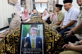 Adik Bupati Jeneponto Meninggal, Danny Pomanto Melayat ke Rumah Duka