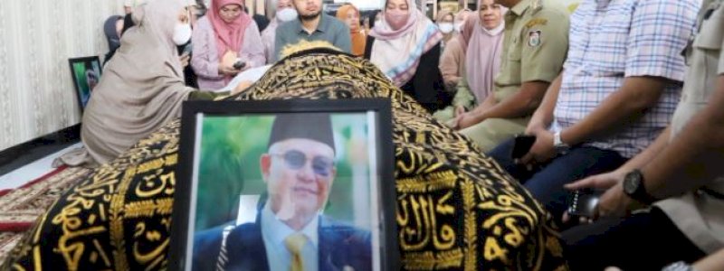 Adik Bupati Jeneponto Meninggal, Danny Pomanto Melayat ke Rumah Duka