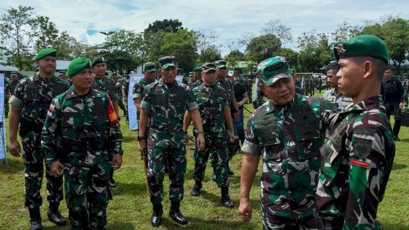 Jenderal Dudung Tinjau Kesiapan Satgas Pamtas Papua di Sulsel 