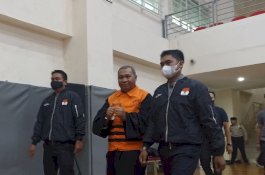 KPK Tahan Pengacara Lukas Enembe