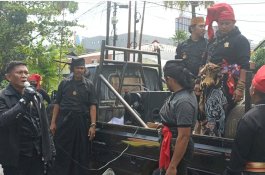 Ratusan Massa LAKG Sambangi Kanwil BPN Makassar