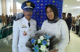 Mantan Kepala Desa Siddo Tiga Periode Dilantik Jadi Lurah Mangkoso oleh Bupati Barru 