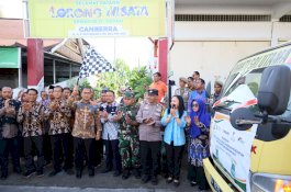 Danny Pomanto Bersama Perum Bulog Sulselbar Lepas Pendistribusian Bantuan Beras Pemerintah di Makassar