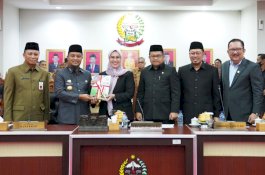 Gubernur Sulsel Terima Rekomendasi DPRD atas LKPJ TA 2022