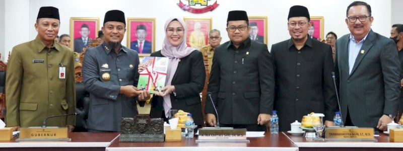 Gubernur Sulsel Terima Rekomendasi DPRD atas LKPJ TA 2022