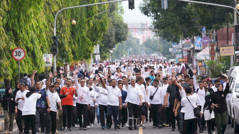 Gubernur Jalan Anti Mager Bersama 30 Ribu Masyarakat di Pinrang