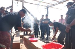 Danny Pomanto Pantau Progres Pembuatan Pinisi di CPI