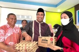 Bupati Maros Chaidir Syam Bangun Mushollah di Puskesmas Bontoa dan Serahkan Bantuan Makanan Sehat
