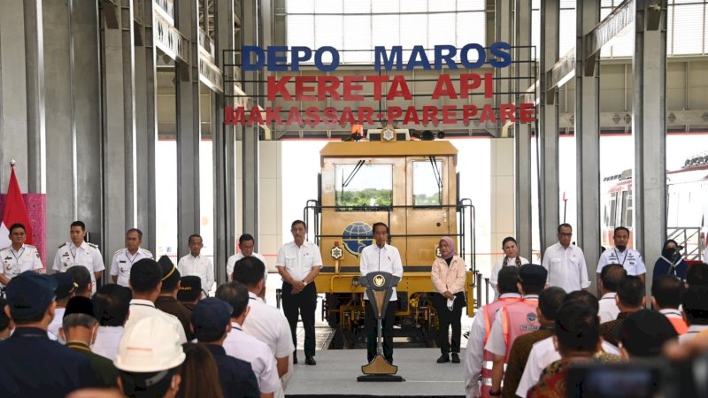 Disaksikan Chaidir Syam, Presiden Jokowi Resmikan Kereta Api Lintas Maros-Barru