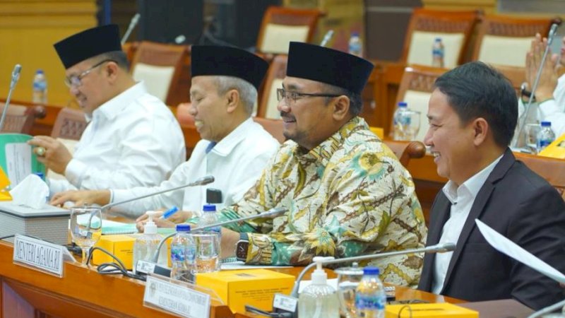 Rapat terkait tambahan Biaya Penyelenggaraan Ibadah Haji (BPIH) di Gedung DPR RI, Senayan, Jakarta, Selasa (23/5/2023).