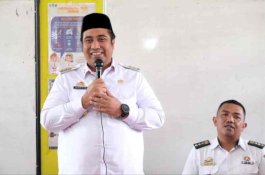 Bupati Maros Chaidir Syam Salurkan THR untuk Kepala Desa dan Aparat Desa