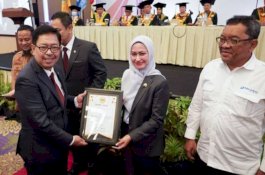 Tokoh Inspiratif, Bupati Luwu Utara Terima Bata Ilyas Award
