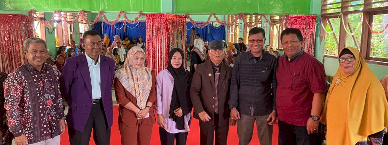 Bupati Muslimin Bando Serahkan 110&nbsp;Beasiswa PIP Reguler di Penja