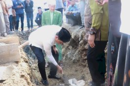 Suardi Saleh Letakkan Batu Pertama, Pesantren Modern Jabal Uhud Segera Hadir di Barru