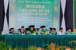 Wisuda Sarjana DDI Mangkoso ke-32, Sekda Barru: Jadi Alumni Penerang di Tengah Masyarakat