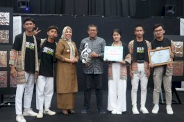 Enam Sekolah di Sulsel Raih Penghargaan Festival Musikalisasi Puisi Tingkat SMA Se-Sulselbar