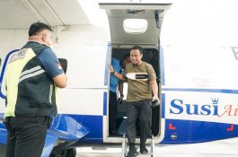 Gubernur Sulsel Jajal Penerbangan Subsidi Makassar - Bone, Senang Lihat Antusias Masyarakat