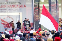 Gunakan Pakaian Adat, Kakanwil Kemenkumham Sulsel Ikuti Upacara Hari Kesaktian Pancasila di Jakarta