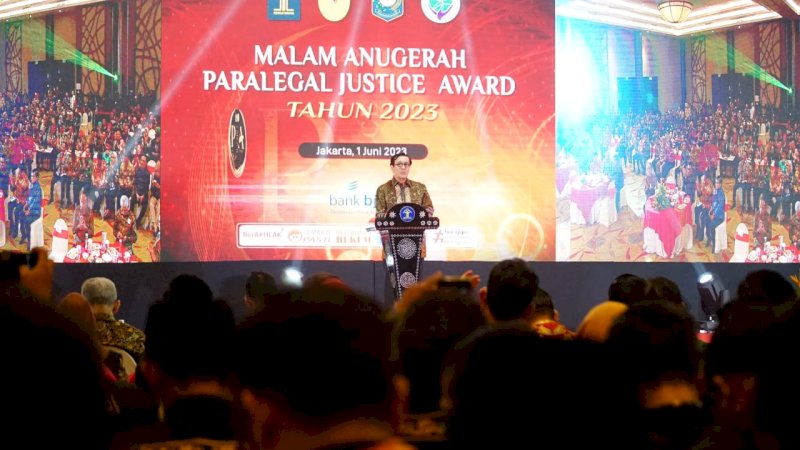 Kakanwil Kemenkumham Sulsel Hadiri Malam Anugerah Paralegal Justice Award