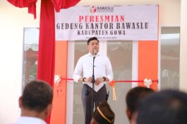 Adnan Purichta Ichsan Resmikan Kantor Baru Bawaslu Gowa