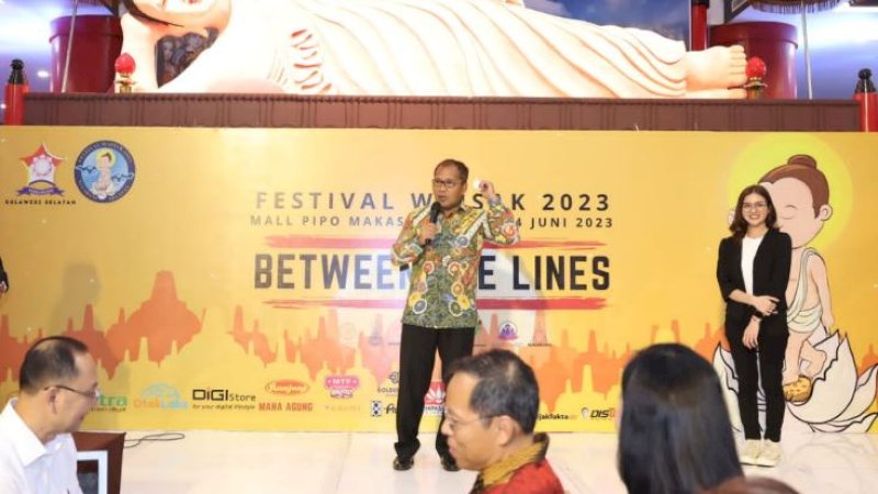Wali Kota Makassar, Mohammad Ramdhan Pomanto, saat memberikan sambutan pada Festival Waisak 2023 di Phinisi Point (Pipo) Mall, Ahad (4/6/2023) malam.

