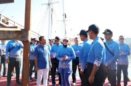 Delegasi MNEK 2023 Saksikan Langsung Proses Pembuatan Pinisi