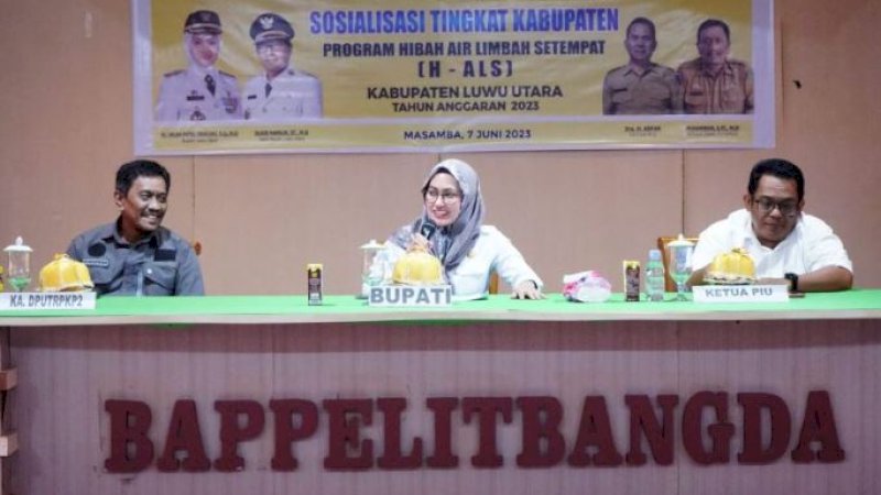 Bupati Luwu Utara, Indah Putri Indriani (tengah), pada Sosialisasi Program HALS di Aula Bapelitbangda, Rabu (7/6/2023).