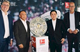 Berkunjug ke Jerman, Ketum PSSI Lihat Langsung Kurikulum Pembinaan Pemain Muda Eintracht Frankfurt