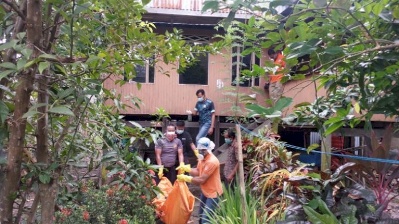 Evakuasi mayat yang ditemukan di Kampung Pangempange, Desa Mandalle, Kecamatan Mandalle, Kabupaten Pangkep, Sulawesi Selatan, Jumat (9/6/2023).