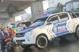 Viral Video Mobil Patwal Polisi Tabrak Pemotor