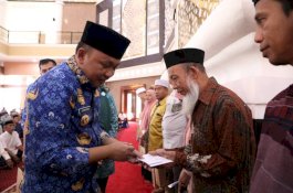 Bupati Bantaeng Salurkan Ratusan Juta Insentif Guru Mengaji, Imam Masjid dan Pembina TPA