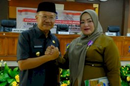 Kemendes Berikan Penghargaan Kepada Desa Mandiri di Jeneponto