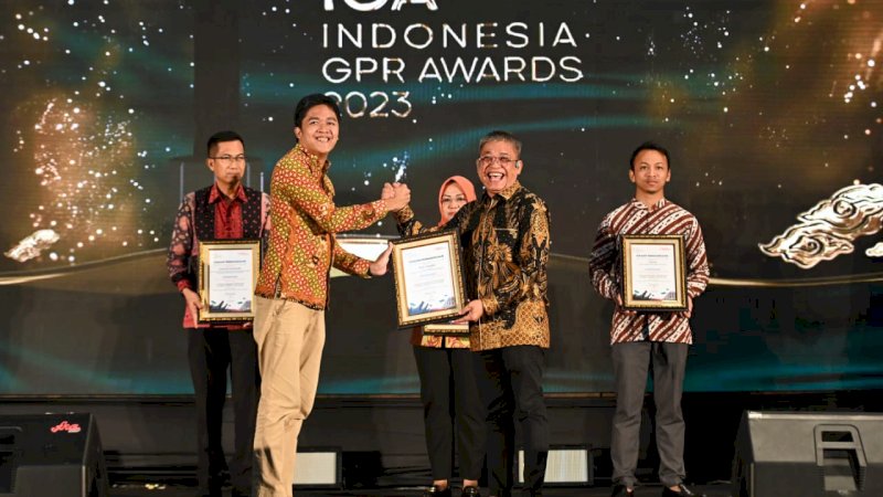Beni Iskandar Terima Penghargaan Dari Humas Indonesia 