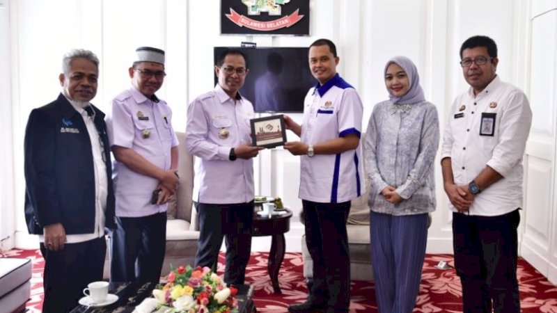 Jajaran Pemerintah Provinsi (Pemprov) Sulawesi Selatan (Sulsel) saat menerima kunjungan Atase Pendidikan Kedutaan Besar (Kedubes) Malaysia di Baruga Lounge, Kantor Gubernur Sulsel, Rabu (21/6/2023).