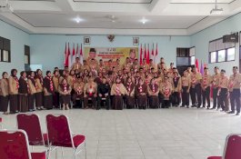Erna Rasyid Taufan Pupuk Jiwa Nasionalisme Pengurus Kwartir Ranting Pramuka di Bacukiki Barat