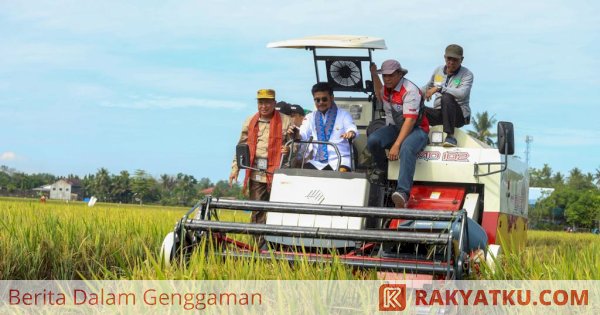 Pastikan Beras Aman, Mentan SYL Panen Padi dan Demonstrasikan Biosaka di Maros