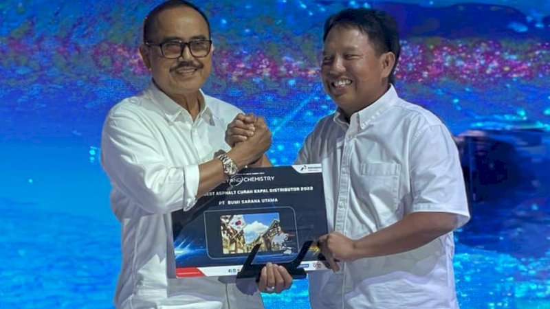 Kalla Aspal Raih 1st Best Asphalt Curah Kapal Distributor 2022 dari Pertamina Patra Niaga