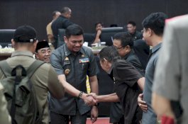 Bupati Gowa Serahkan Ranperda Pelaksanaan APBD 2022