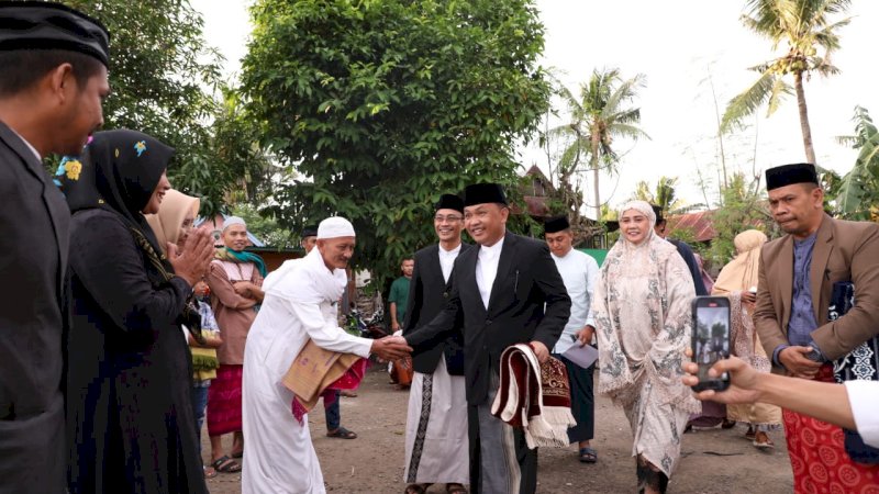 Ilham Azikin usai melaksanakan Salat Idul Adha 1444 Hijriah di Desa Borongloe, Kecamatan Pa'jukukang, Kamis (29/6).