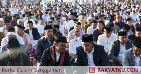 Mentan SYL dan Wali Kota Makassar Salat Iduladha di Lapangan Karebosi